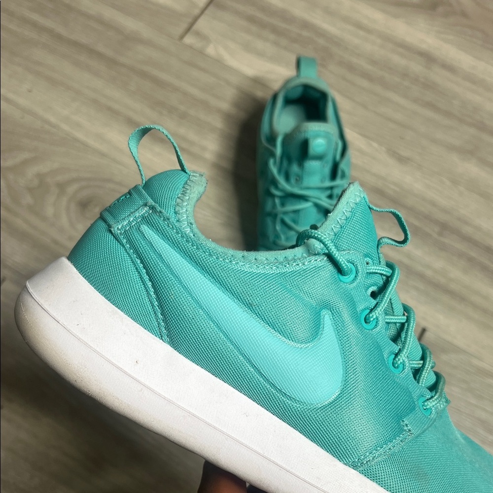 Nike Women's Teal Sneakers - Picture 7 of 11